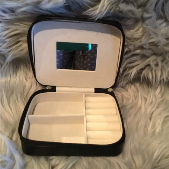 New Jewelry Box 🎈SALE - Picture 3 of 5